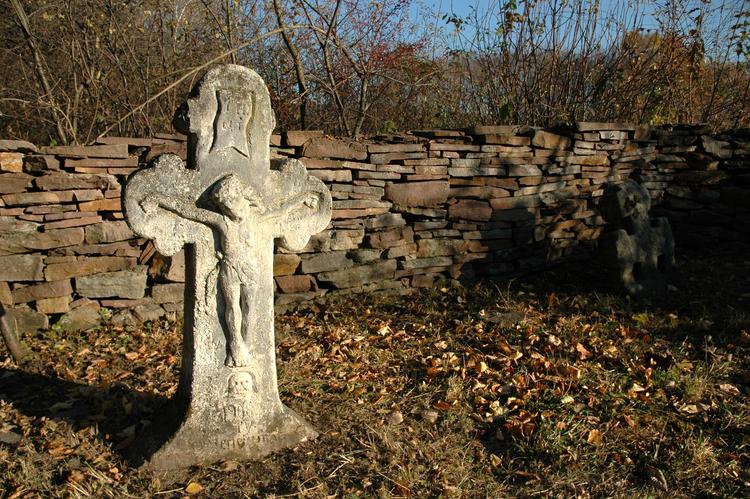 Жительница Иркутска выкопала мужа из могилы и забрала его домой