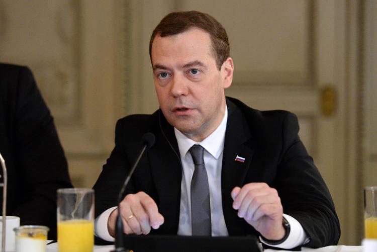 Дмитрий Медведев прибыл с визитом в Азербайджан