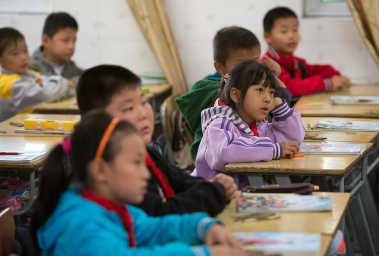 Стена школы обрушилась на юго-востоке Китая, погиб ребенок
