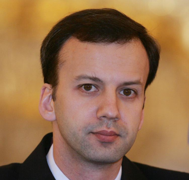 Дворкович назвал наивными мысли об отмене санкций в 2016 году