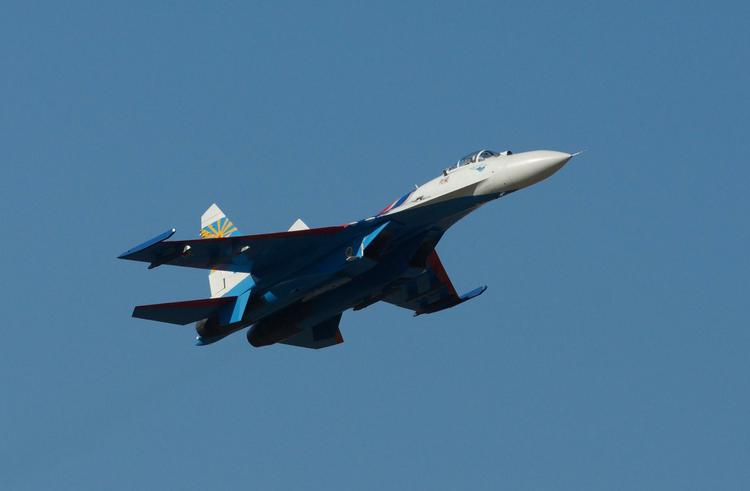 В Архангельской области самолеты Су-34 бомбят ледовый затор