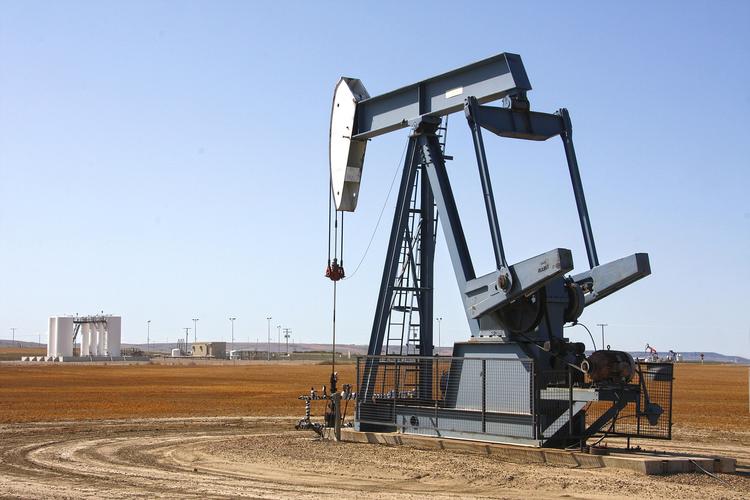Новак заявил, что цены на нефть прошли "дно" еще в январе