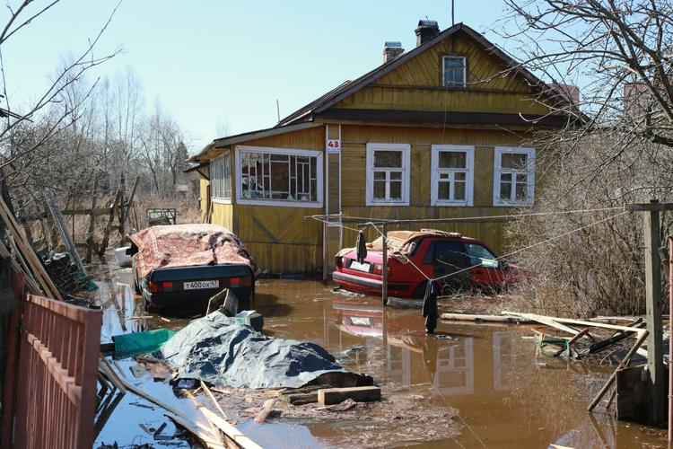 Около сотни домов в Уфе подтоплены, однако жители не хотят эвакуироваться