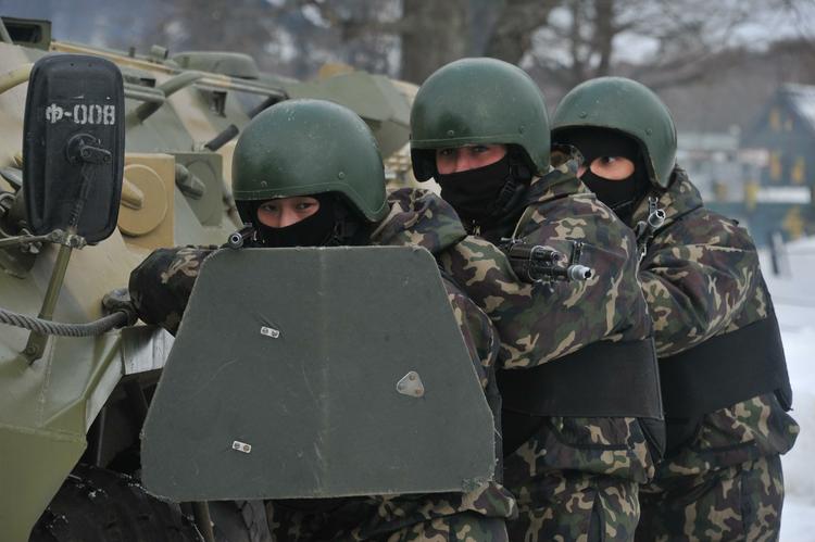 Масштабные учения с участием 800 единиц боевой техники проходят в Приморье