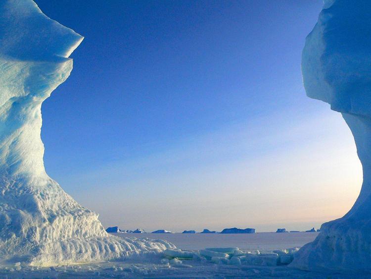 Под льдами Антарктиды скрывается гигантское озеро с уникальными существами