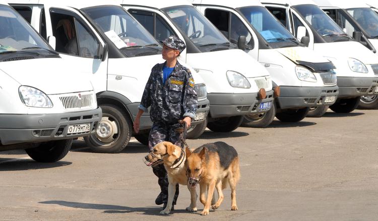 В Москве эвакуируют жильцов одного из домов после сообщения о бомбе