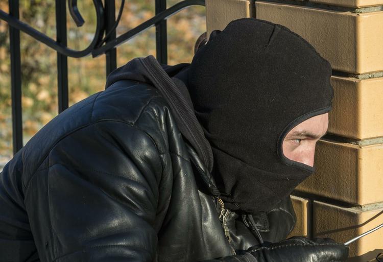 Мужчину ограбили на 3 млн рублей в центре Москвы