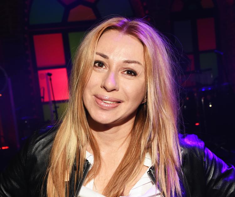 Певица Алена Апина шокировала поклонников снимком без макияжа