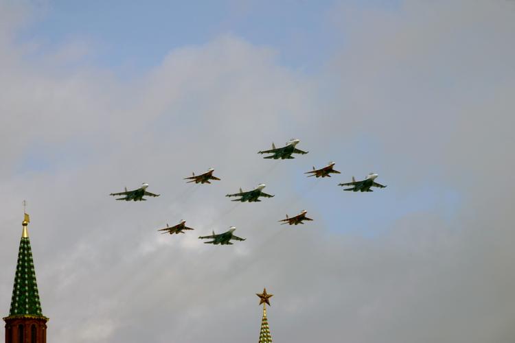 Воздушную часть парада Победы репетируют над Москвой
