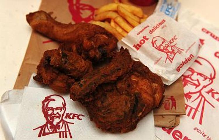KFC выпустил лак для ногтей со вкусом курицы