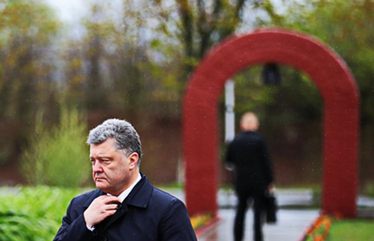 Порошенко потребовал у Путина освободить Савченко и остальных «заложников»