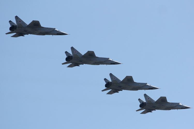 В Крым направились российские военные самолеты