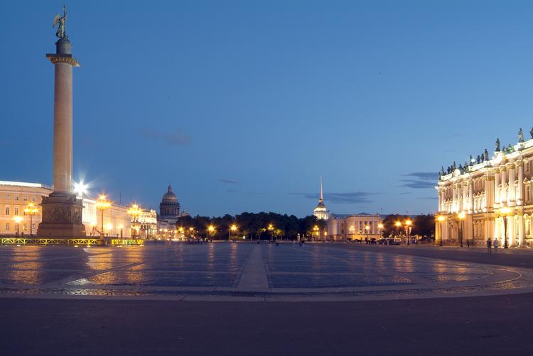 Дворцовая площадь в Петербурге станет самым большим кинотеатром в РФ