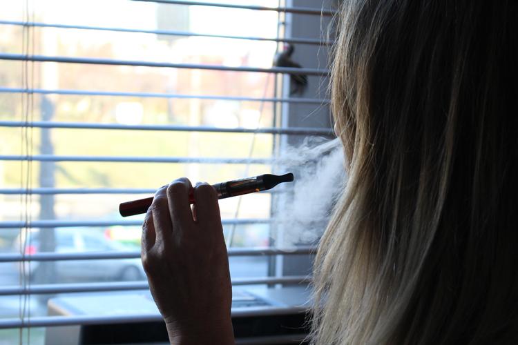 Минздрав будет бороться с электронными сигаретами так же, как и с табаком