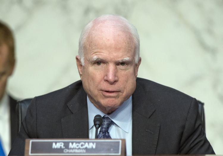 Сенатор США Маккейн требует запретить закупку ракетных двигателей у России