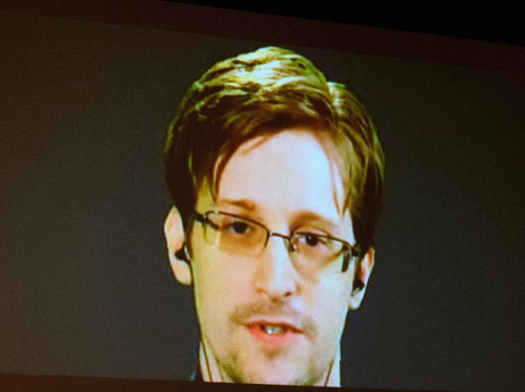 Сноуден: спецслужбы США следят за каждым жителем Японии