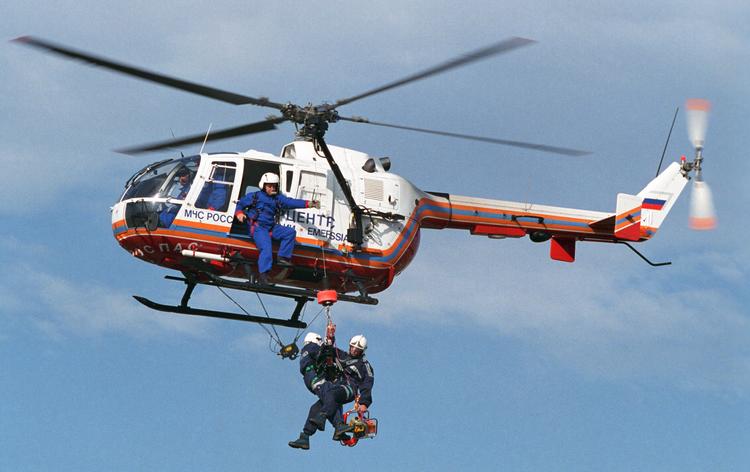 Вертолет МЧС эвакуировал из села в Сочи 29 человек