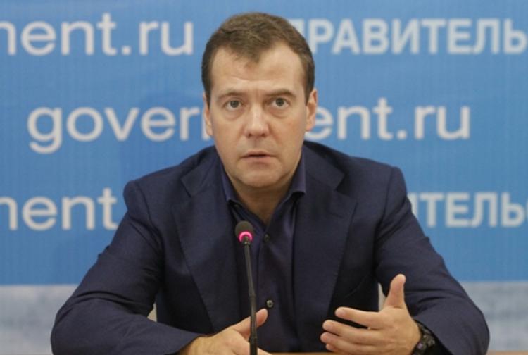 Медведев призвал сделать все, чтобы не осталось "позорного" аварийного жилья