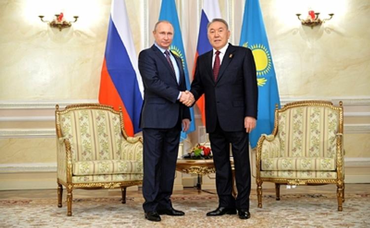 Назарбаев: в Казахстане замечены признаки "цветной революции"