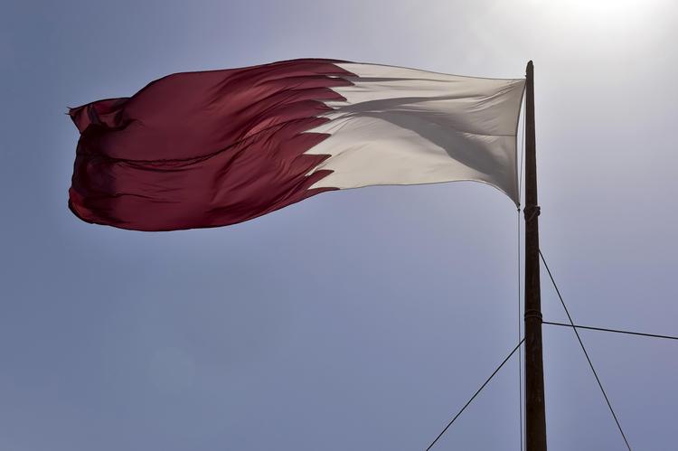 МИД Катара попросил посла США объяснить надругательство над флагом страны