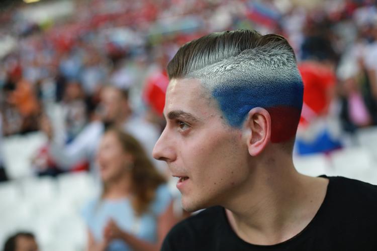 Сборная России по футболу попросила болельщиков хорошо себя вести