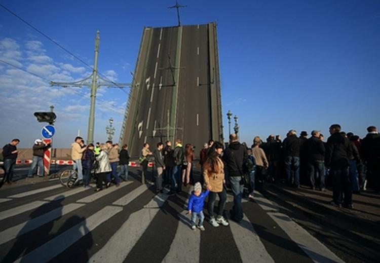 В Петербурге всё-таки появился мост имени Кадырова