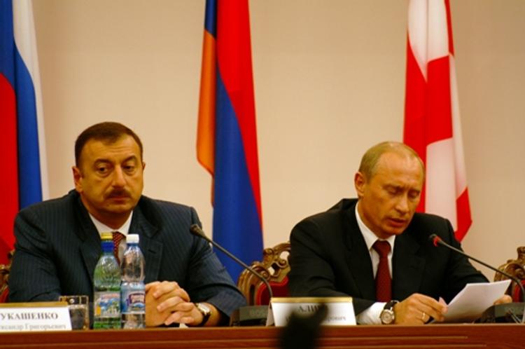Лидеры Армении и Азербайджана выразили РФ соболезнования в связи с гибелью детей