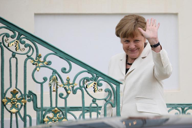 Политики и ученые Германии просят Меркель улучшить отношения с Россией