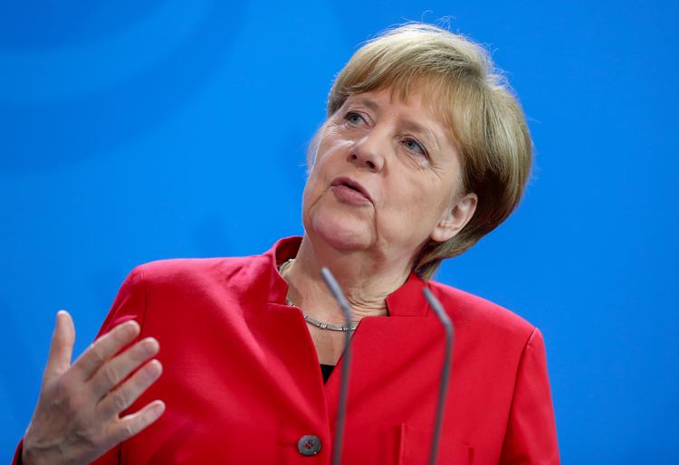 Германия должна увеличить расходы на оборону – Меркель