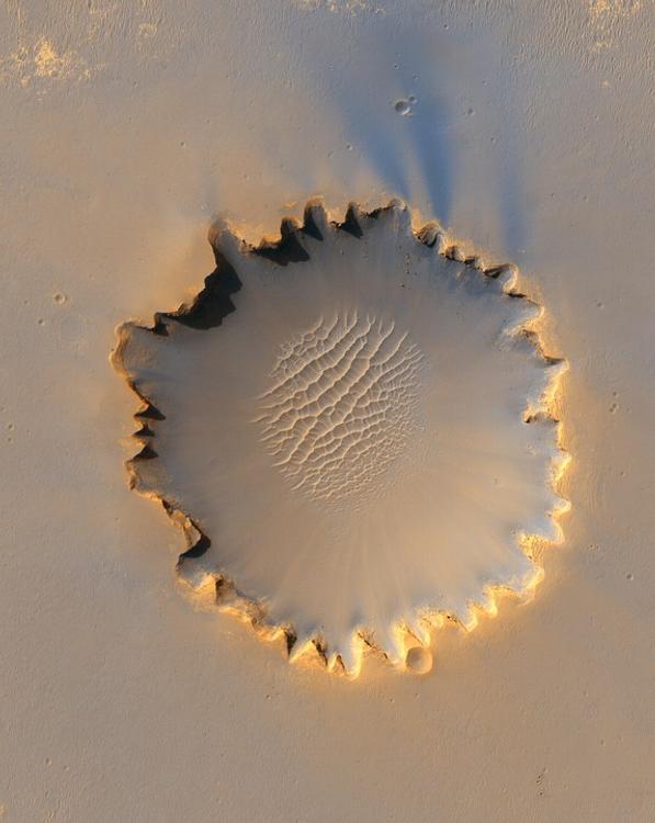 NASA нашло на Марсе "перевёрнутый" кратер (ФОТО)