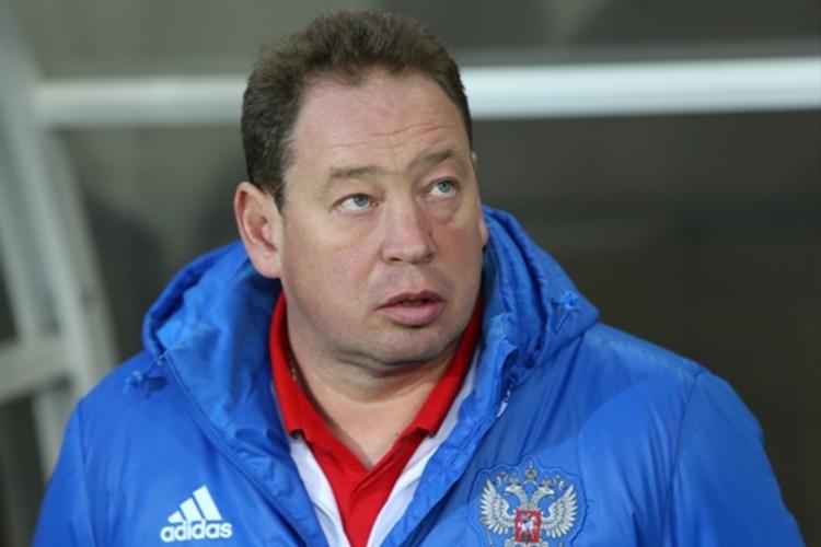 Футбольная сборная России осталась без тренера