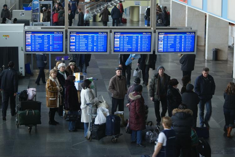 В московском аэропорту Внуково пассажир скончался у стойки регистрации