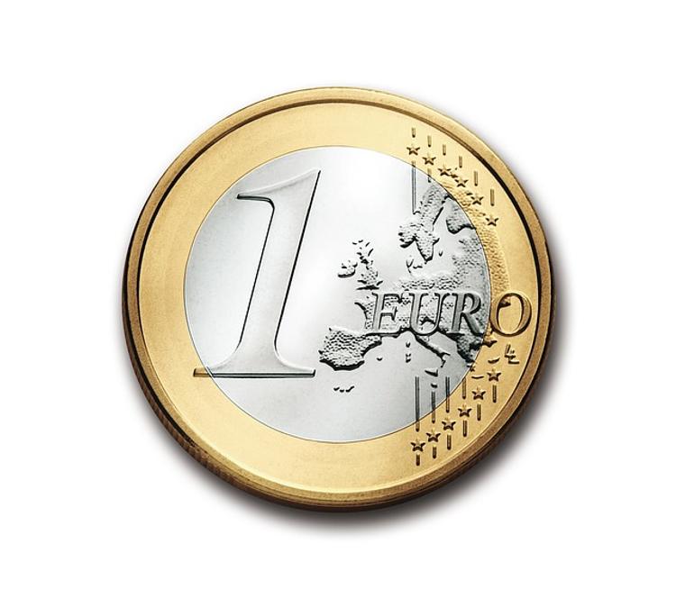 Курс евро ощутимо упал впервые с декабря прошлого года