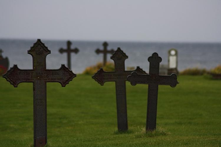На кладбище в США один пенсионер убил другого