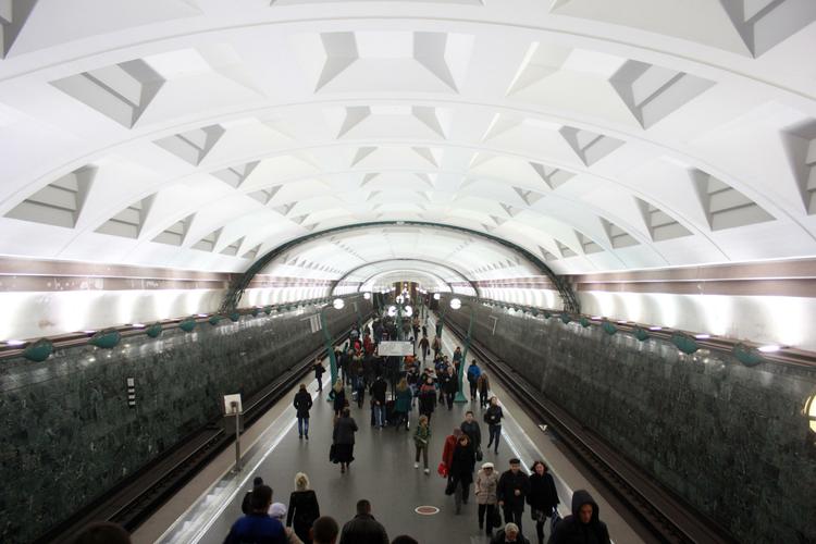 Названы имена музыкантов, которые споют в московском метро