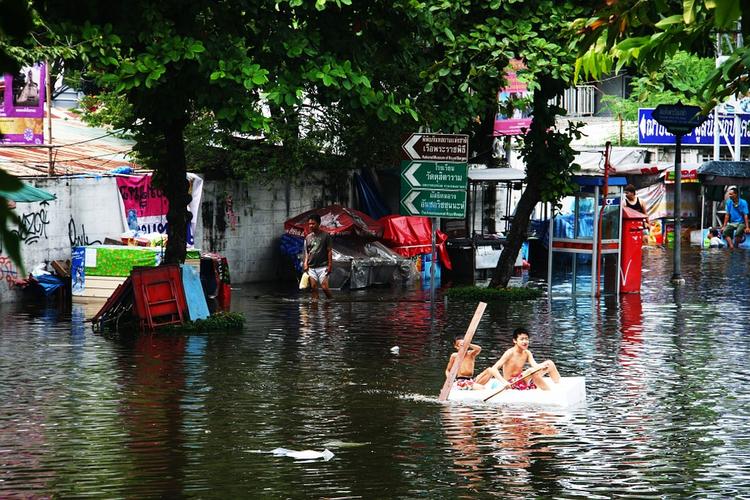Наводнение в Китае унесло жизни свыше 180 человек