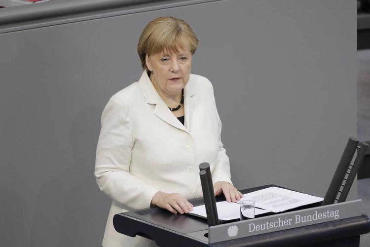 Меркель: Германия хочет наладить отношения с Россией