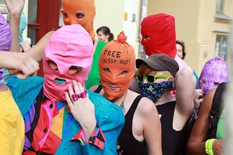 Акция в Пензе многим напомнила скандальный панк-молебен Pussy Riot