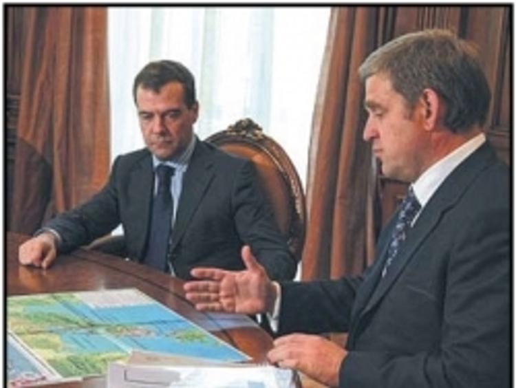 О чем говорили Дмитрий Медведев и Сергей Дарькин во Владивостоке