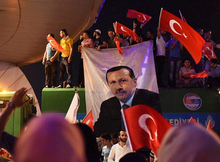 Турецкий президент рассказал, как едва не погиб во время переворота