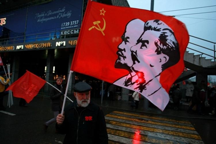 Красноярским коммунистам запретили распространять газету с Лениным и Сталиным