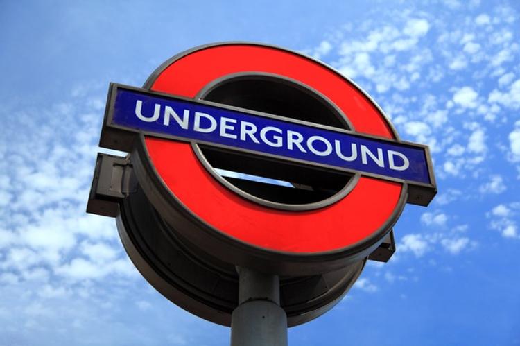В лондонском метро экстренно эвакуировали пассажиров