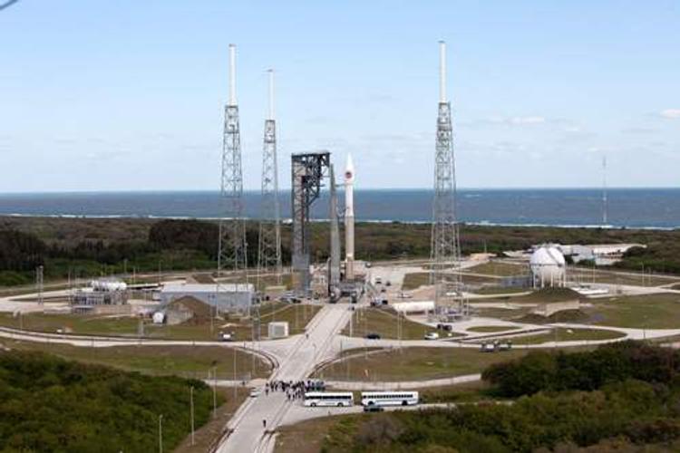Ракета-носитель Atlas V с военным спутником запущена в космос в США