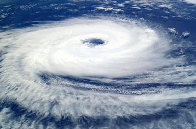 К Японии приближается мощный тайфун