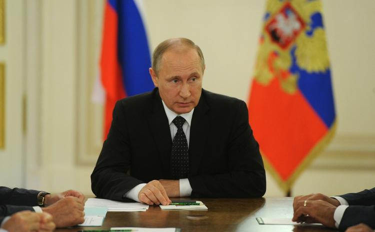 Путин провел совещание с членами Совета безопасности