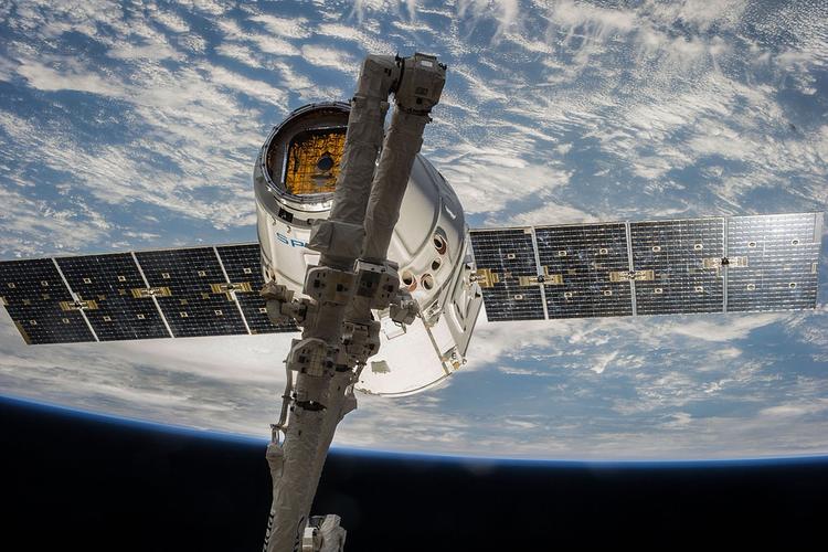 США запустят спутники-разведчики для отслеживания объектов в космосе
