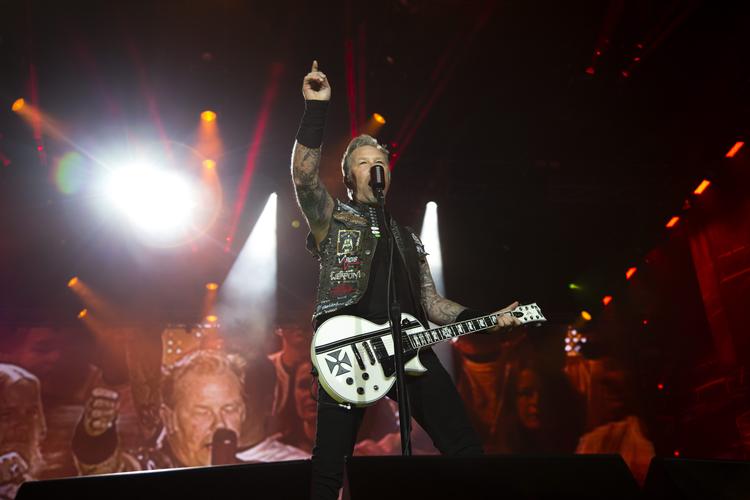 Легендарная группа Metallica выпустит новый альбом впервые за восемь лет
