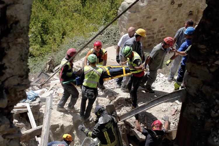 Количество погибших в ходе землетрясения в Италии вновь резко возросло