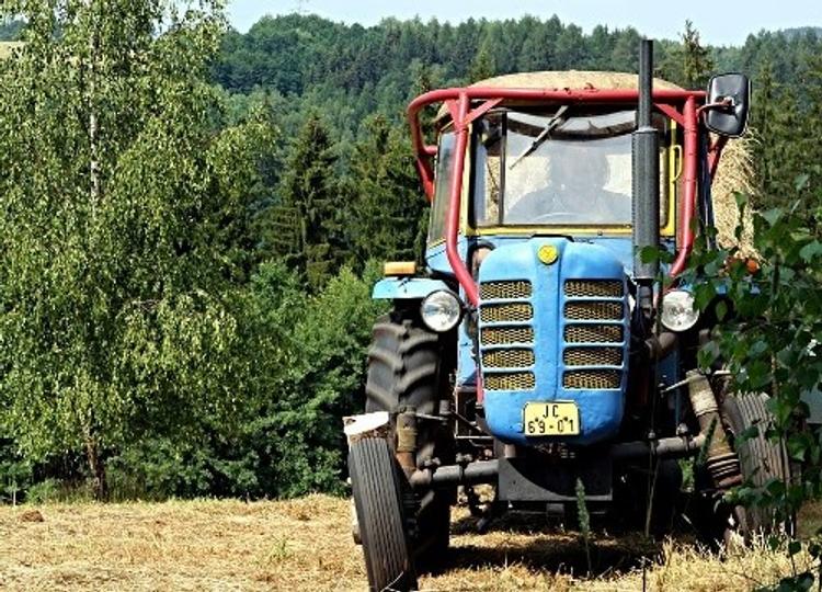 Уже никто никуда не едет: в Краснодарском крае арестованы участники "тракторного марша"