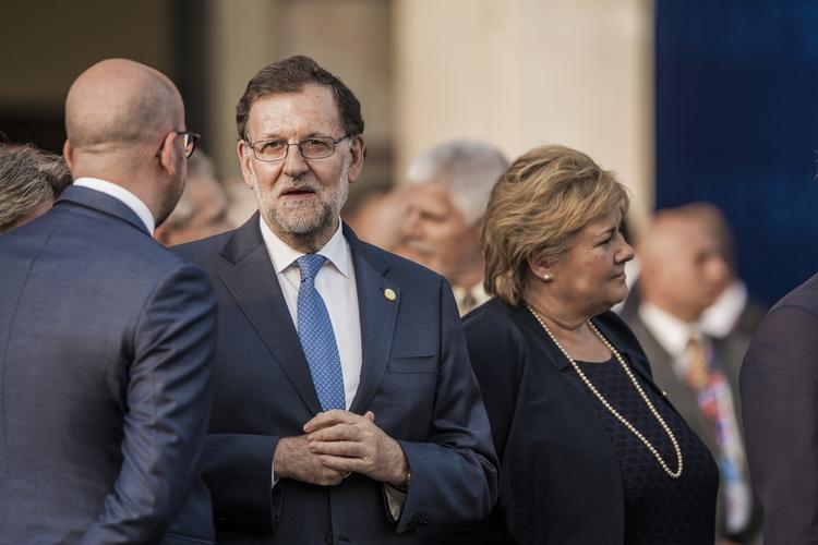 Парламент Испании в первом туре отверг кандидатуру Рахоя на пост премьера